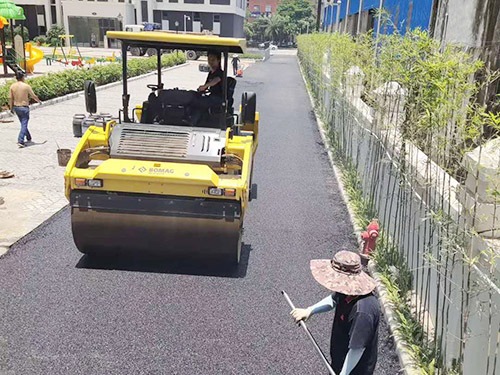 盛世家园小区道路沥青施工